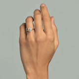 Bella Round Solitaire